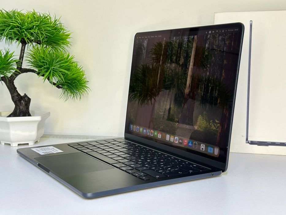 MacBook Air M4 / Akb 98% / Цп 65 (4)