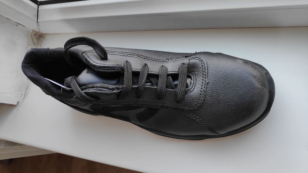 Продам спец обувь