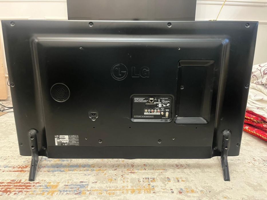 Телевизор smart TV LG 47LB673V