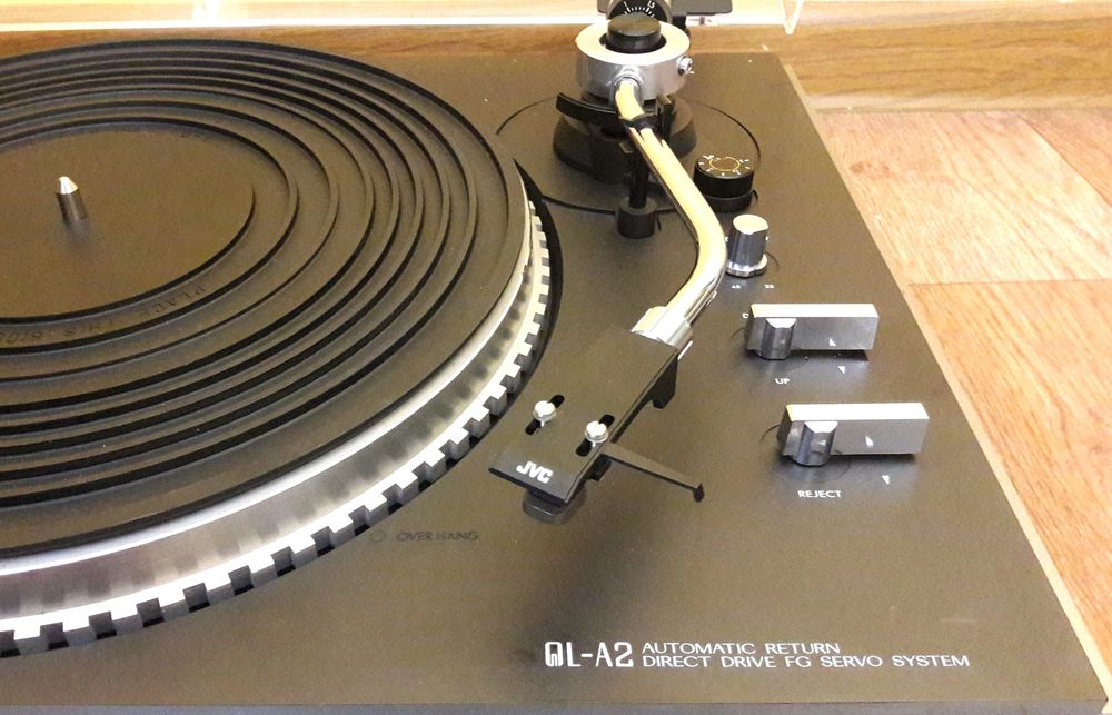Виниловый проигрыватель JVC Ql-A2