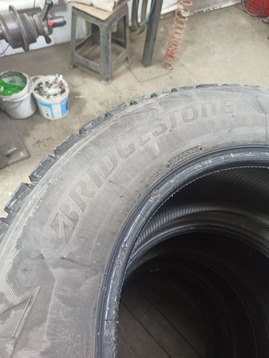 Продам шины Bridgestone 285/60 R 18