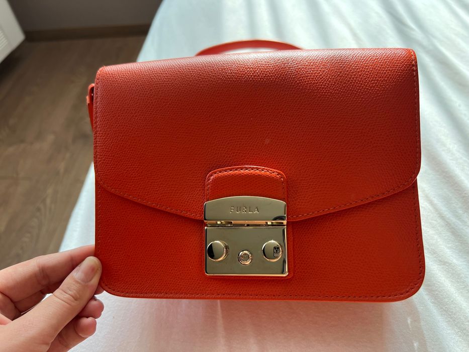 Чанта Furla оранжева -360 лв