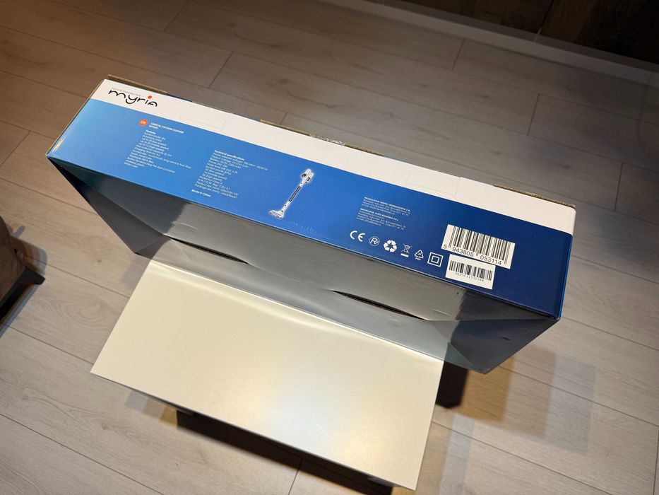 Aspirator vertical Myria MY4541 sigilat