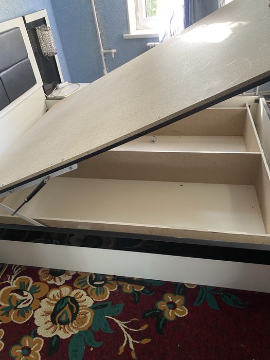 Продаётся спальный гарнитур (комплект)