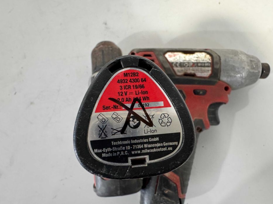 Винтоверт и импактор - Milwaukee 12 V li ion