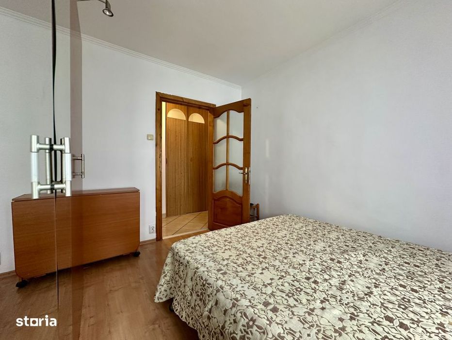 Apartament 3 camere Gorjului, 69,5 mp, 2 bai, 2 balcoane, bloc 1979