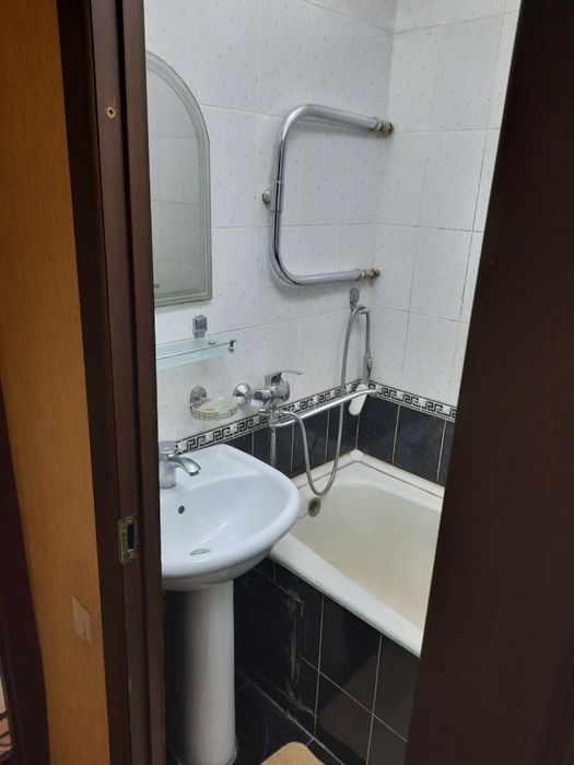2 xona 2 etaj balkon 2*6 uy egasidan Sergeli 2 mavze sotiladi