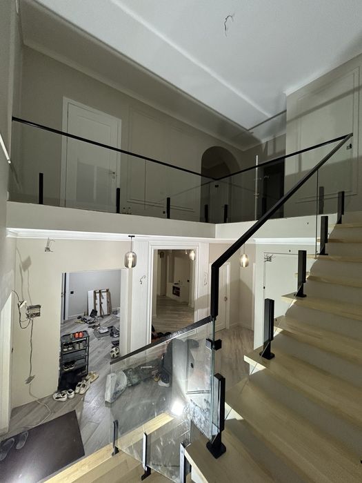 Стеклянный перила