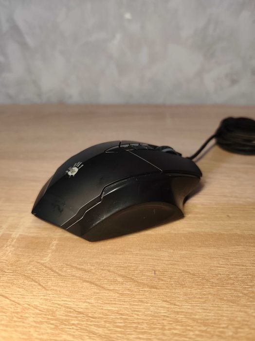 А4Tech Bloody V7M геймърска мишка