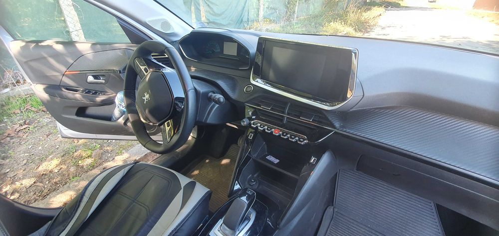 Оригинална мултимедия за пежо 208 ел 2021г.