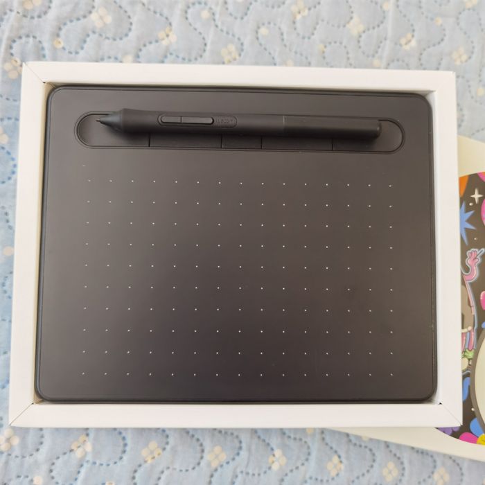 Графичен таблет Wacom Intuos S Bluetooth, Черен