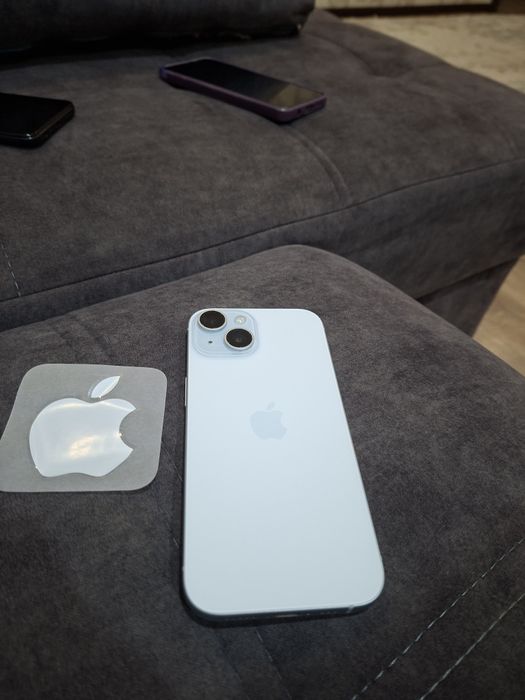 Продам Айфон 15 128