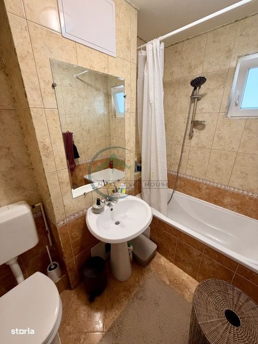 Apartament 2 camere, Astra, Etaj intermediar, loc parcare
