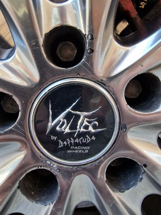 Продавам 4 броя джанти с гуми Alutec R20  5x112