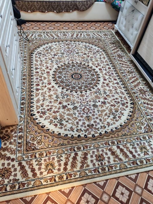 Ковёр 2.5/5 бу 20000т