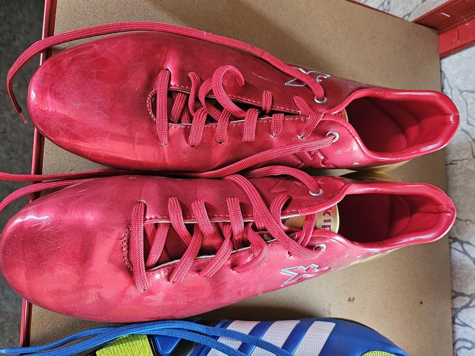 Оригинални бутони