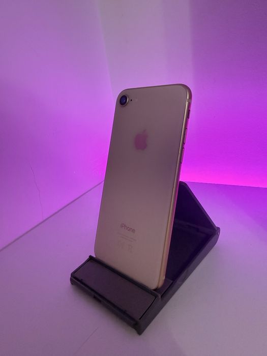 vand iphone 8 64gb