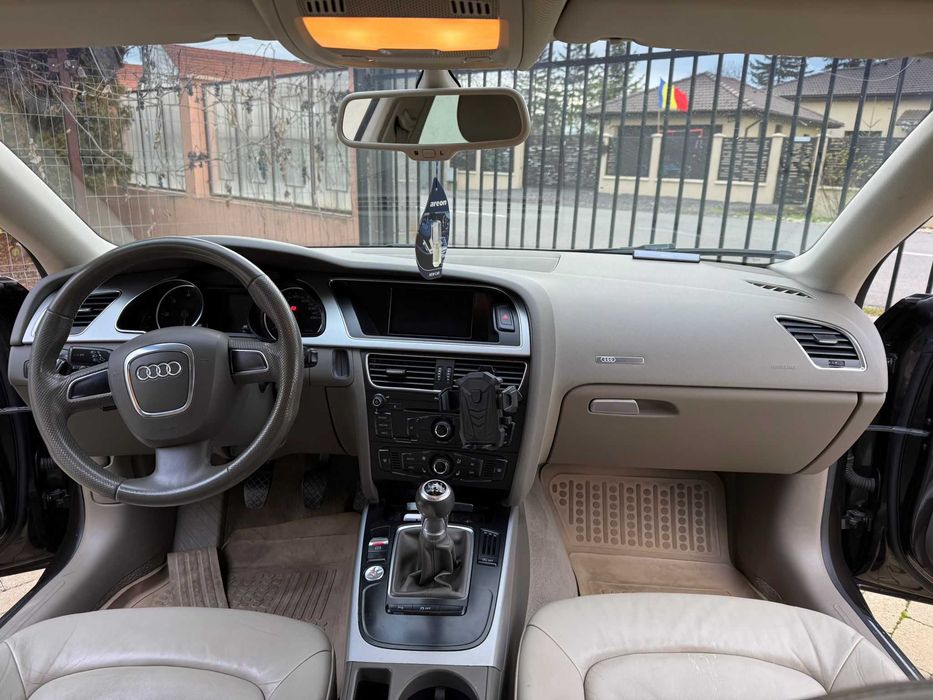 Audi A5 Sportback 2.0 TDI 2011 143 cp masina de familie