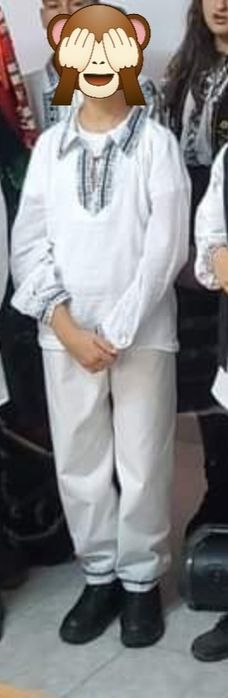 Vand Costum national de baiat 14 ani