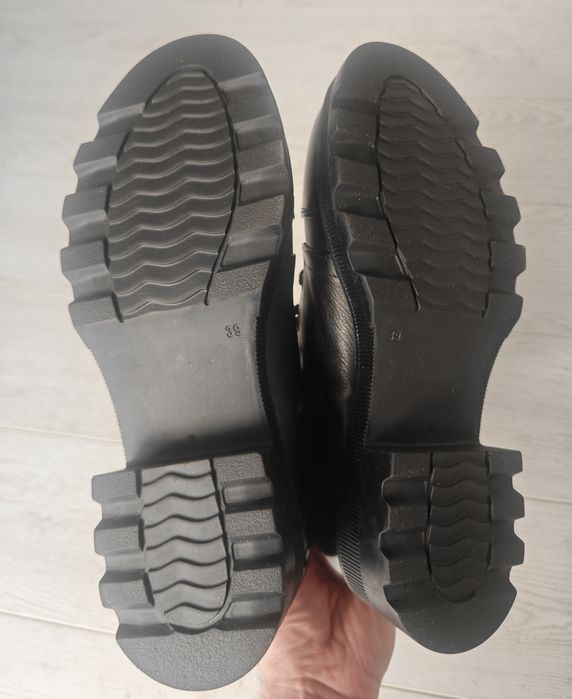 Нови!!! Кожени ботуши 39 номер