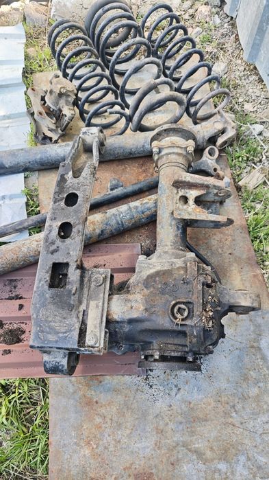 Распродажа авто запчастей Ниссан мистраль