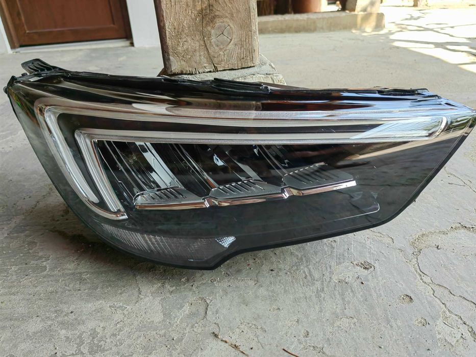Фар Opel Crossland X LED 22г. десен / Фар Опел Кросланд Оригинален