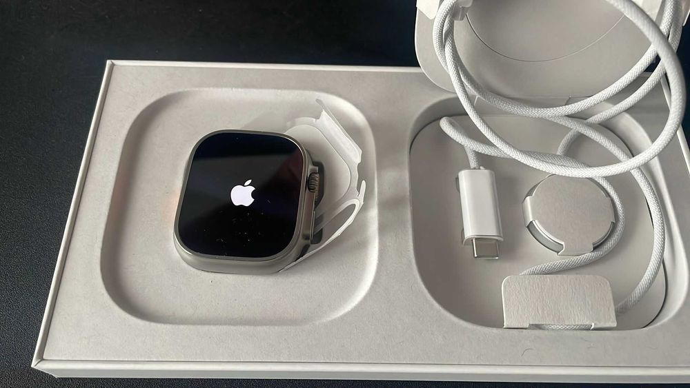 Apple Watch Ultra 2- 49mm Natural Titanium
