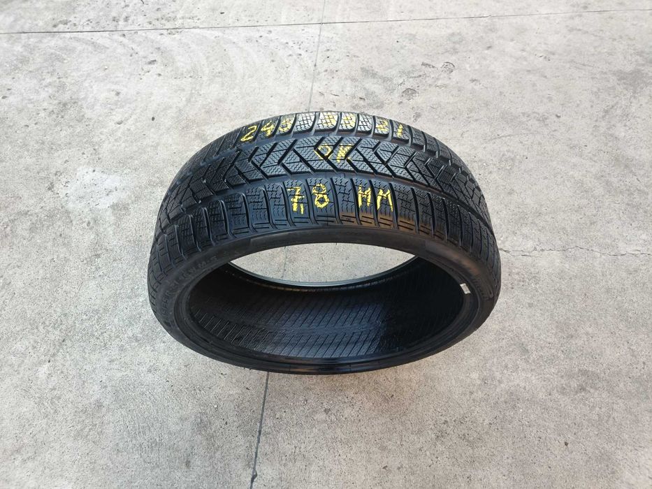O anvelopa iarna 245 35 21 pirelli sottozero 3 profil de 7,8 mm