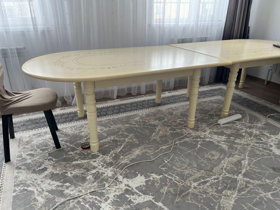 Продаю стол, для гостей, гостевой