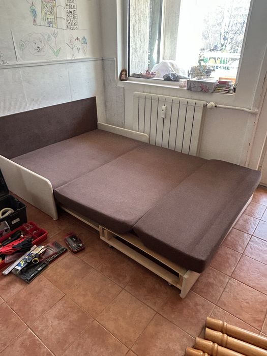 Разтегагелно компактно диванче от Виденов