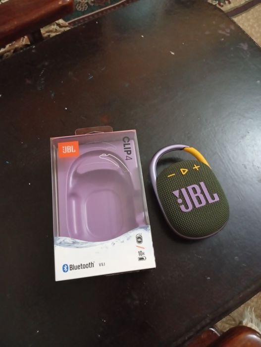 Продаётся JBL clip 4 срочно