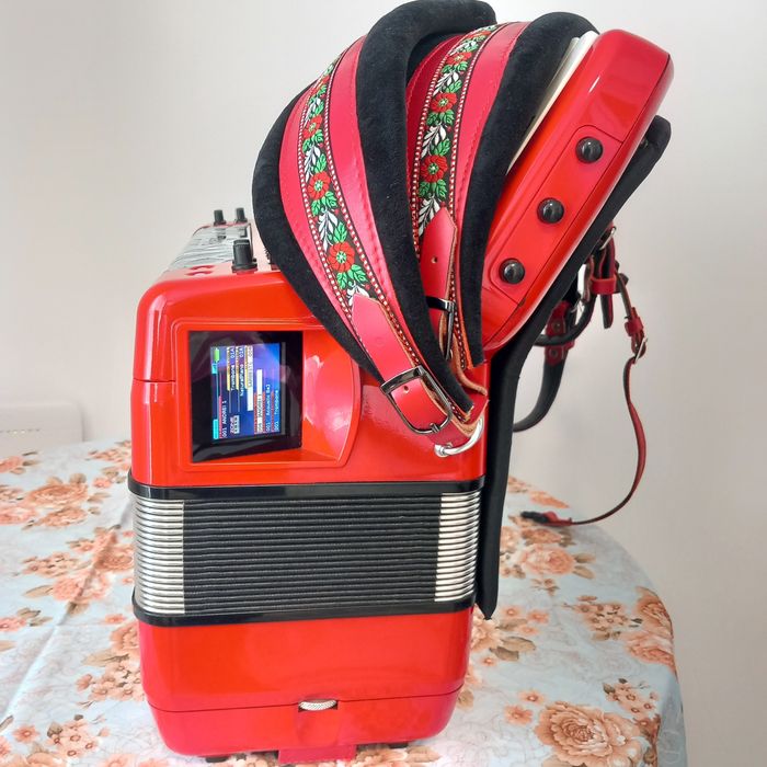 Vând acordeon FR8X