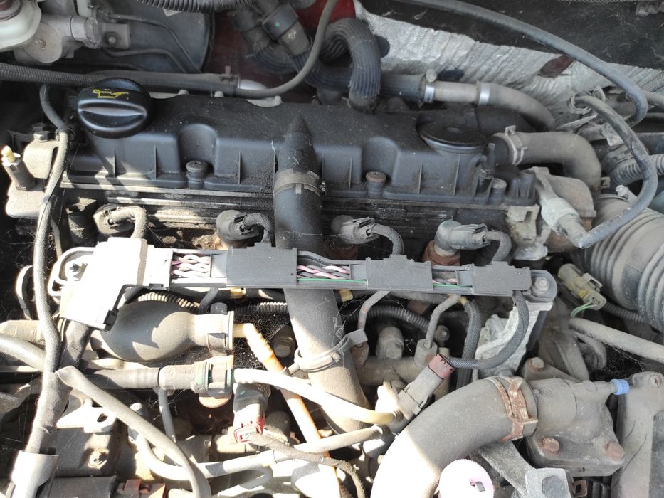 Пежо Ситроен 2.0HDI Берлинго Партнер 2.0ХДИ на части или цяла