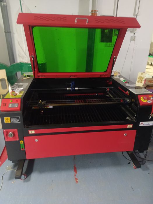 Лазерная резка и гравировка не металлических изделий! Наружная реклама