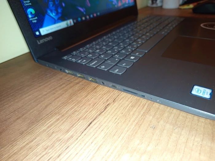 Lenovo 330-15IKB i3-6006u 2,00Ghz | 12Gb DDR4 | 256Gb SSD