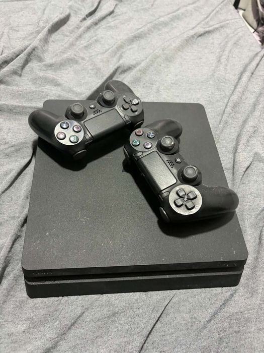 Playstation 4 slim