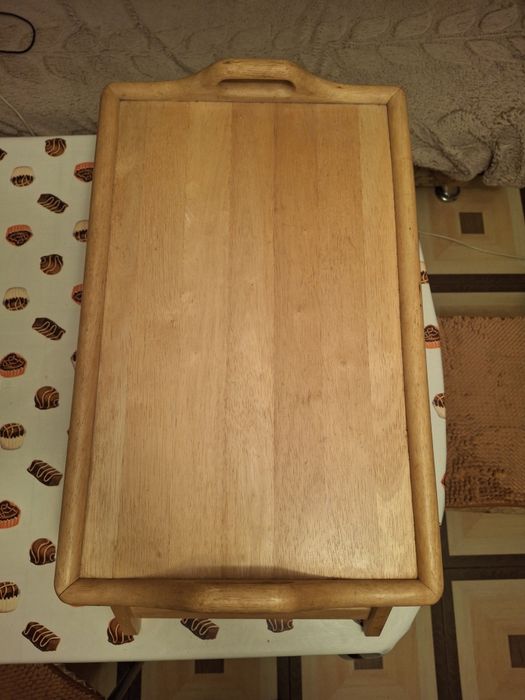 Столик    поднос