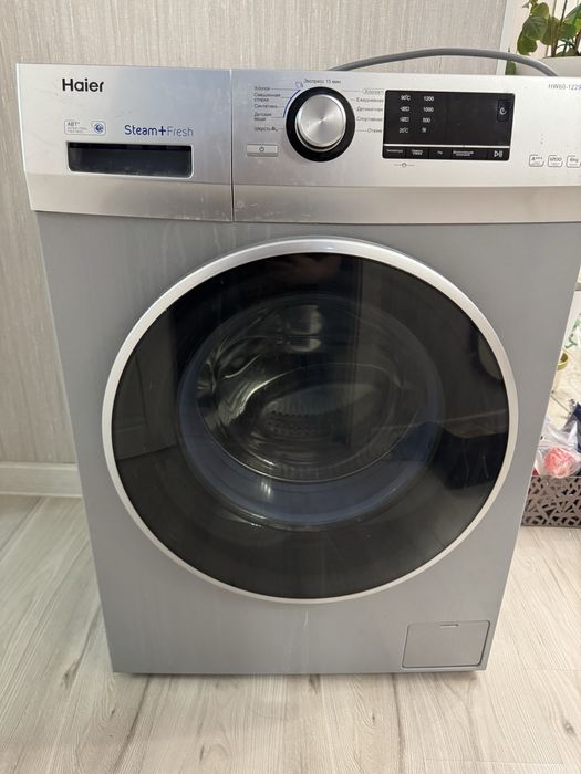 Продам б/у стиральную машину Haier
