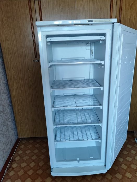 Продам морозилку