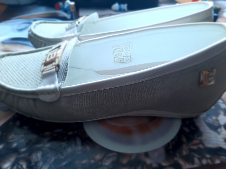 Pantofi moccasini
