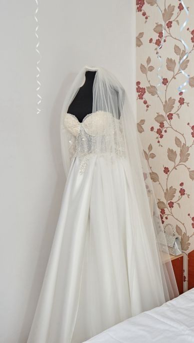 Rochie mireasa marimea M