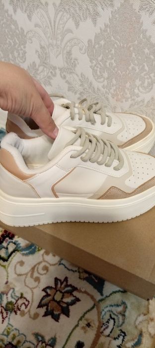 Продаю крассовки