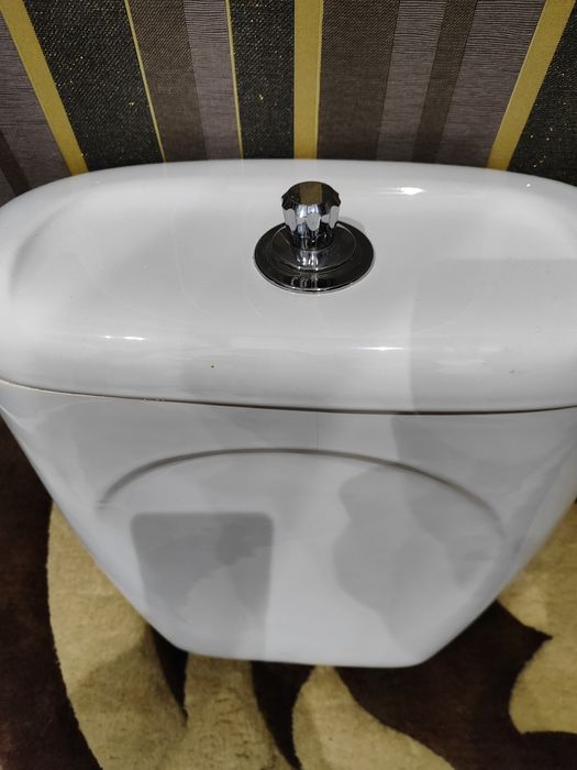 Продам Бачок от унитаза