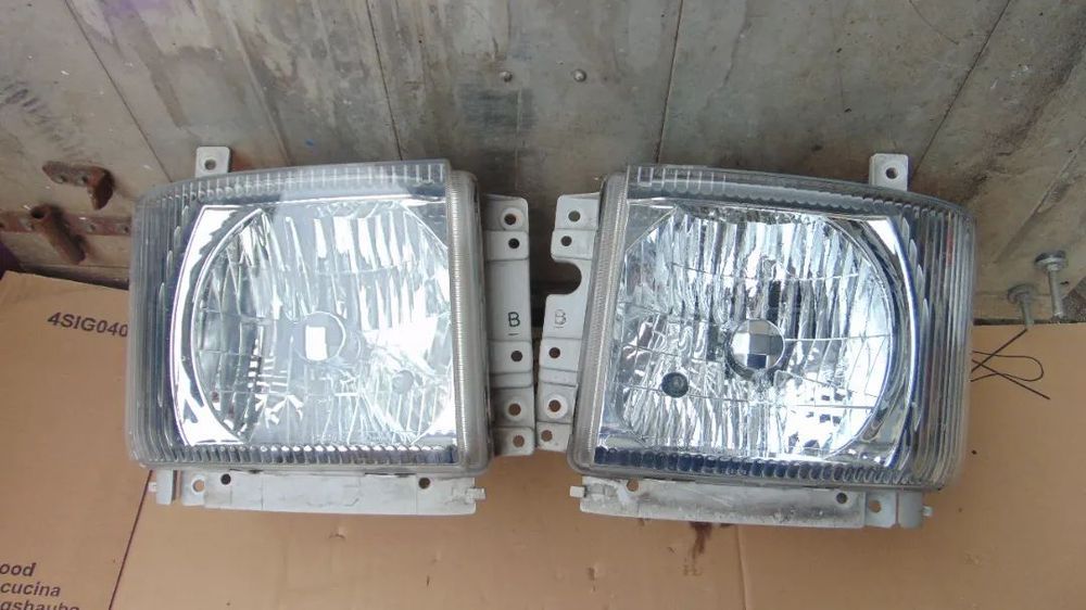 Far Isuzu seria n n35 npr nqr nkr nlr nnr nmr faruri stanga dreapta europa