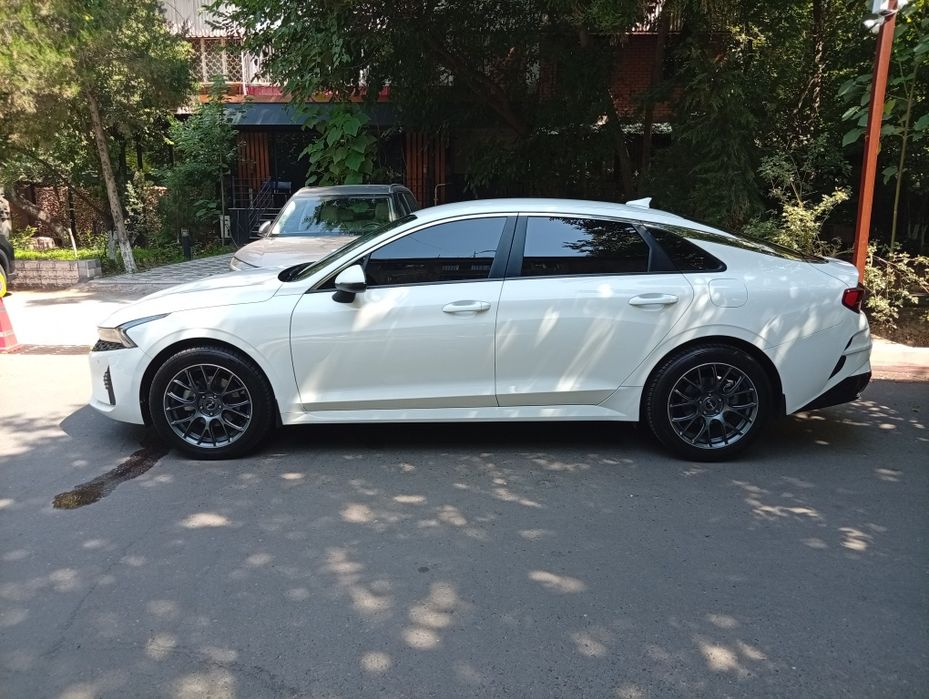 Автомобиль  Kia k5