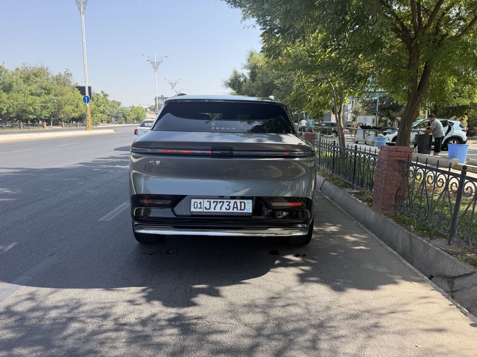 Zeekr 7 X 4 WD Full.  Natariuska Tayyor