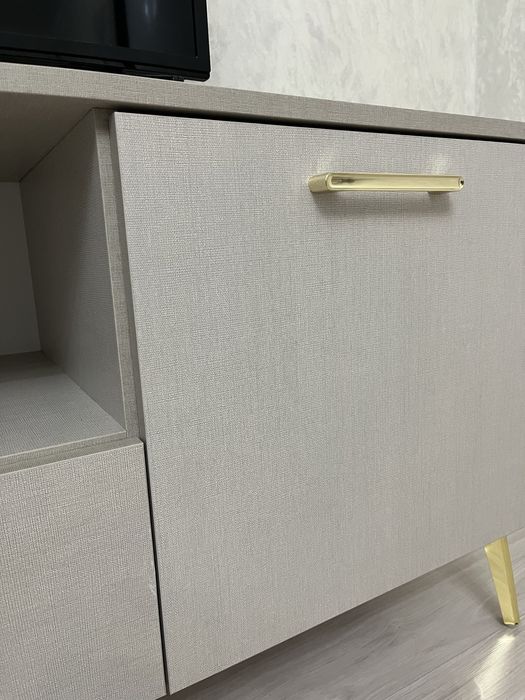 Продам тумбу под телевизор