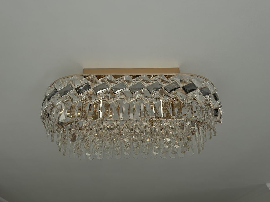 Lustră / candelabru auriu cu cristale design elegant