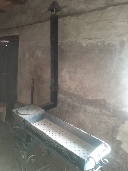 Мангал с элементами ковки.