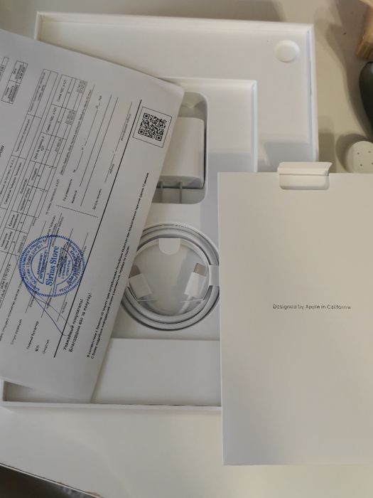 IPad 2025, 128gb красный/розовый